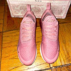 Nike Air Max 270s (W)